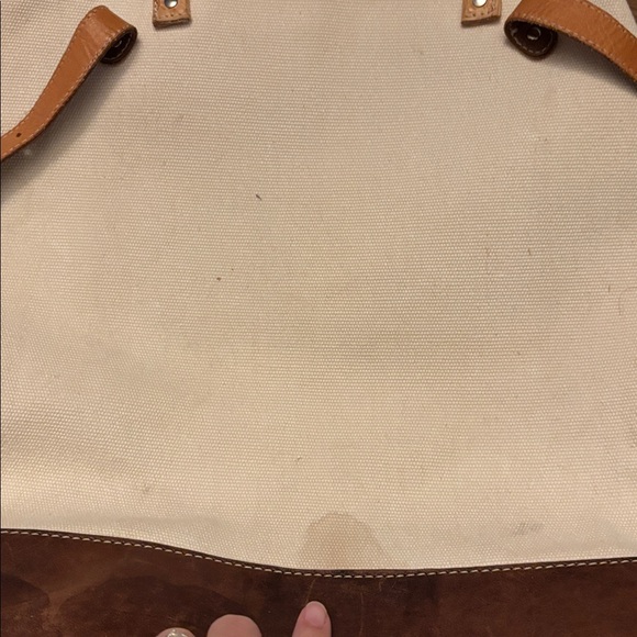 Elegant Canvas and Leather Shoulder Bag - Picture 10 of 10
